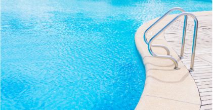 Tratamiento de mantenimiento piscina_azul